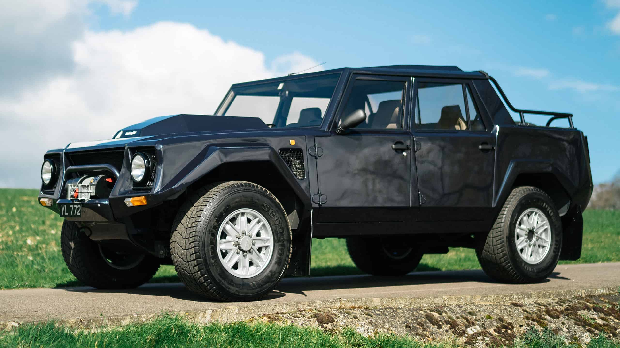 Lamborghini LM002